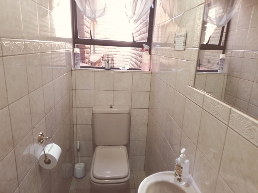 11 Bedroom Property for Sale in Riebeeckstad Free State